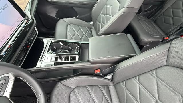 2026 Volkswagen Atlas SE with Technology