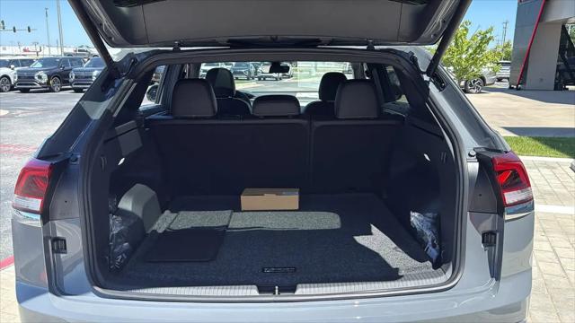 2026 Volkswagen Atlas Cross Sport SE with Technology