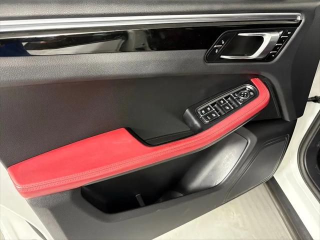 2018 Porsche Macan Macan