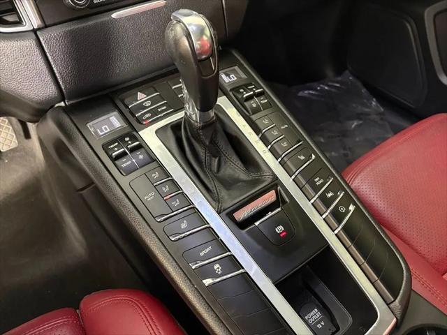 2018 Porsche Macan Macan