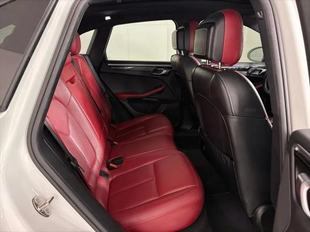 2018 Porsche Macan Macan