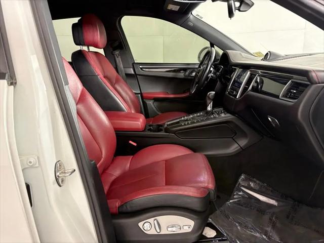 2018 Porsche Macan Macan
