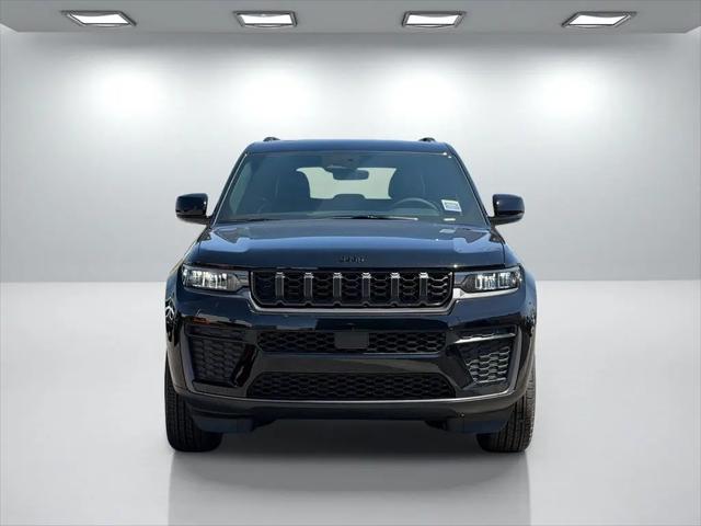 2026 Jeep Grand Cherokee Altitude 4x2