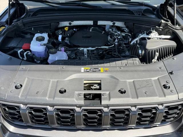 2026 Jeep Grand Cherokee Altitude 4x2