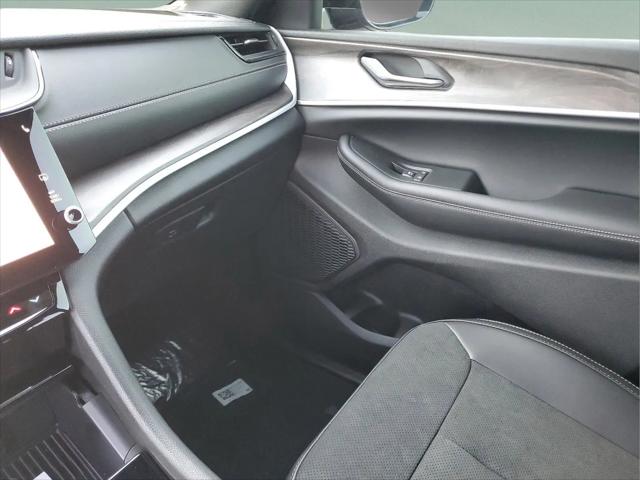 2026 Jeep Grand Cherokee L Altitude 4x4