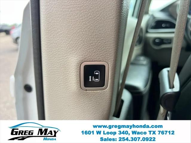 2021 Chrysler Voyager LXI