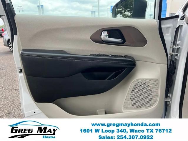 2021 Chrysler Voyager LXI