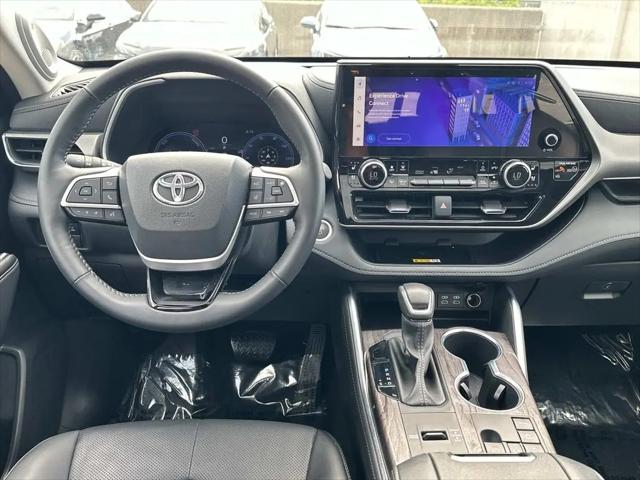 2025 Toyota Highlander Hybrid Limited