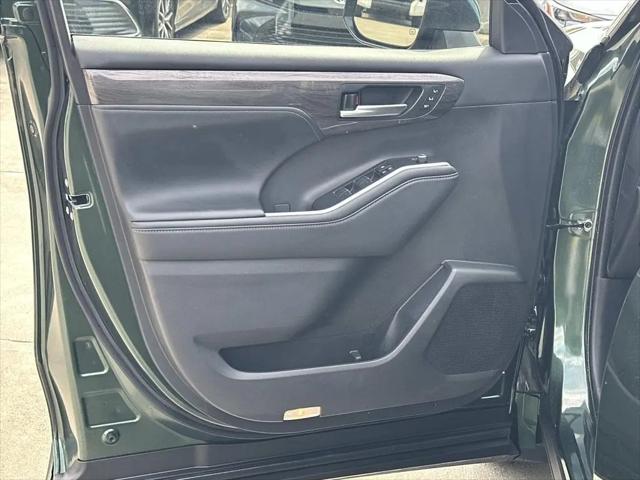 2025 Toyota Highlander Hybrid Limited