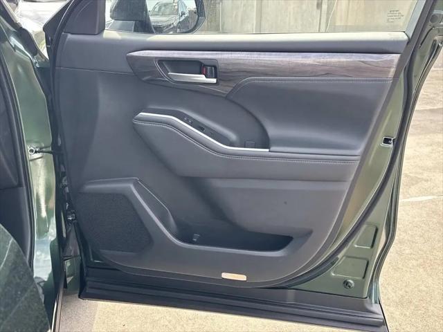 2025 Toyota Highlander Hybrid Limited