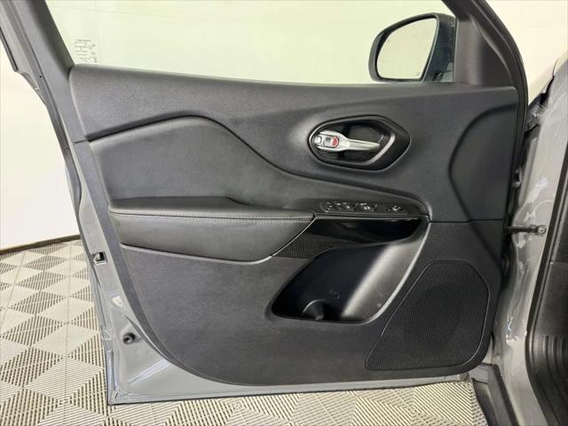 2023 Jeep Cherokee Altitude Lux 4x4