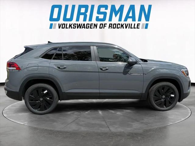 2026 Volkswagen Atlas Cross Sport SE with Technology