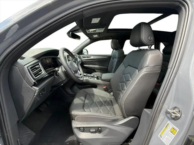 2026 Volkswagen Atlas Cross Sport SE with Technology