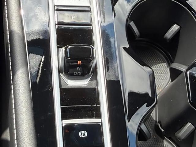 2026 Volkswagen Atlas Cross Sport SE with Technology