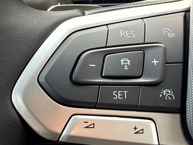 2026 Volkswagen Atlas Cross Sport SE with Technology