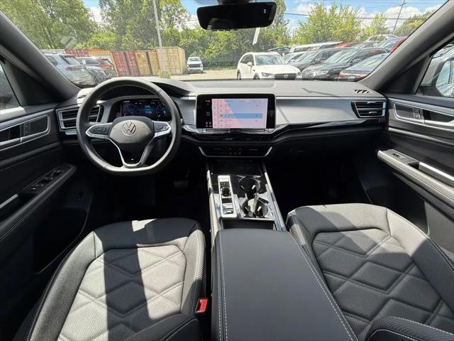 2026 Volkswagen Atlas Cross Sport SE with Technology