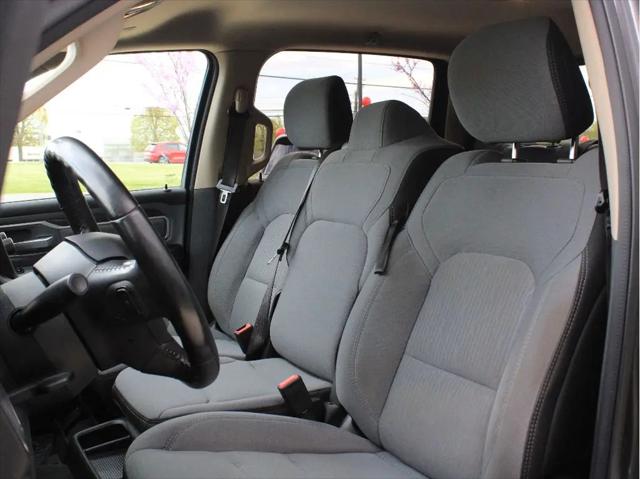 2020 Ram 1500 Big Horn Crew Cab 4x4 5'7" Box