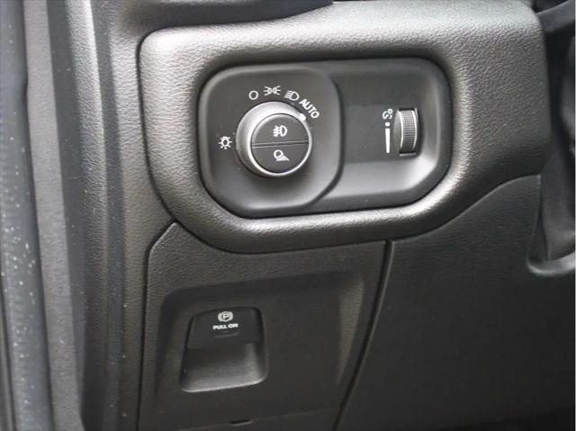 2020 Ram 1500 Big Horn Crew Cab 4x4 5'7" Box