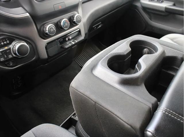 2020 Ram 1500 Big Horn Crew Cab 4x4 5'7" Box