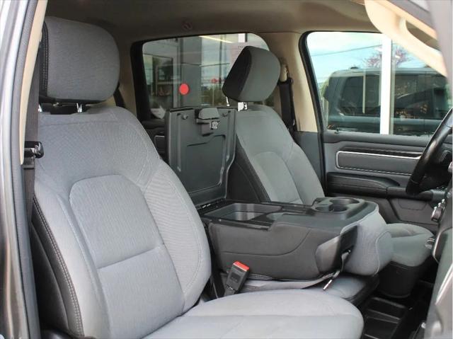2020 Ram 1500 Big Horn Crew Cab 4x4 5'7" Box