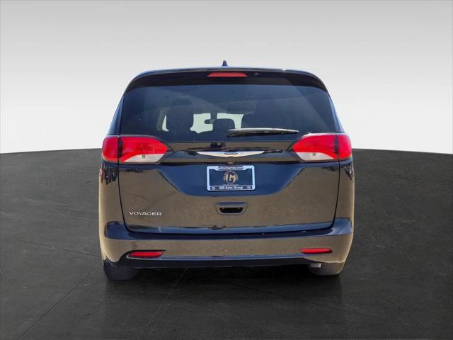 2022 Chrysler Voyager LX