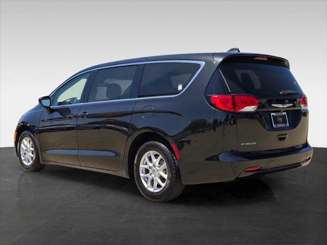 2022 Chrysler Voyager LX