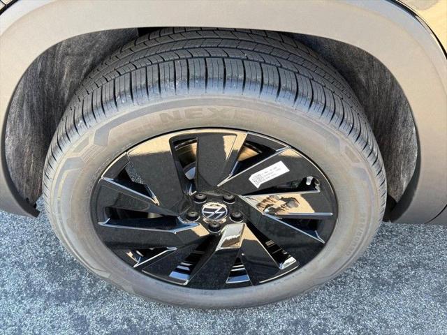 2026 Volkswagen Atlas Cross Sport SE with Technology