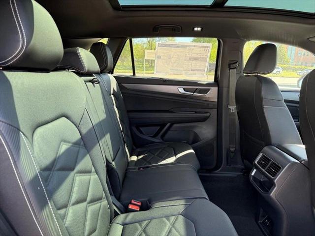 2026 Volkswagen Atlas Cross Sport SE with Technology