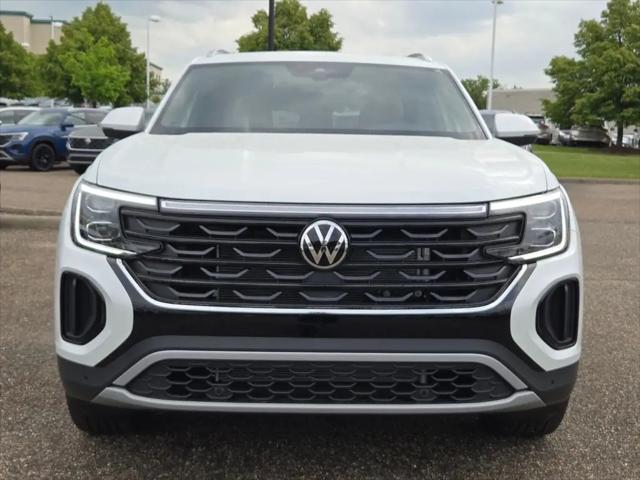 2026 Volkswagen Atlas Cross Sport SE with Technology