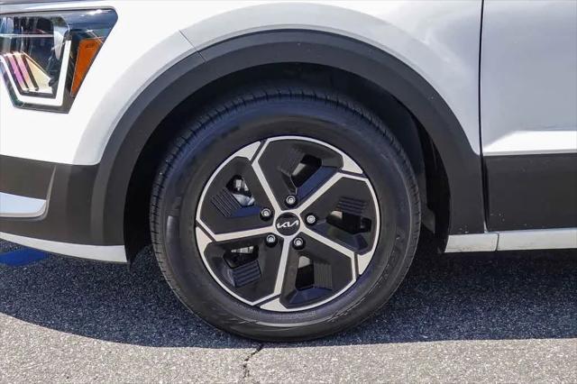 2023 Kia Niro LX