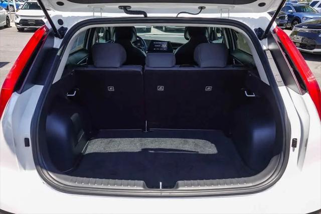2023 Kia Niro LX