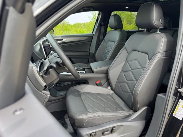 2026 Volkswagen Atlas Cross Sport SE with Technology