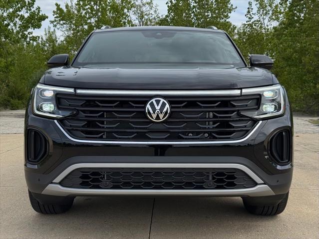 2026 Volkswagen Atlas Cross Sport SE with Technology