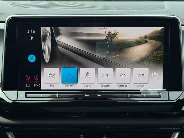 2026 Volkswagen Atlas Cross Sport SE with Technology