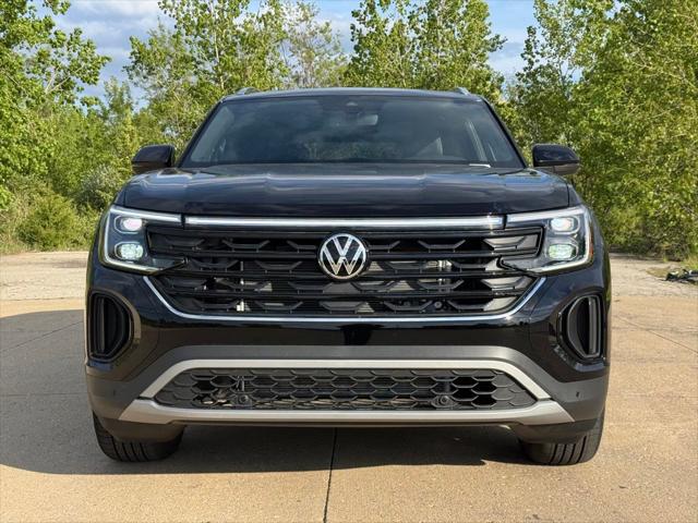 2026 Volkswagen Atlas Cross Sport SE with Technology