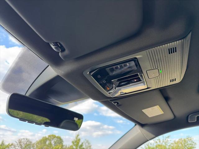 2026 Volkswagen Atlas Cross Sport SE with Technology