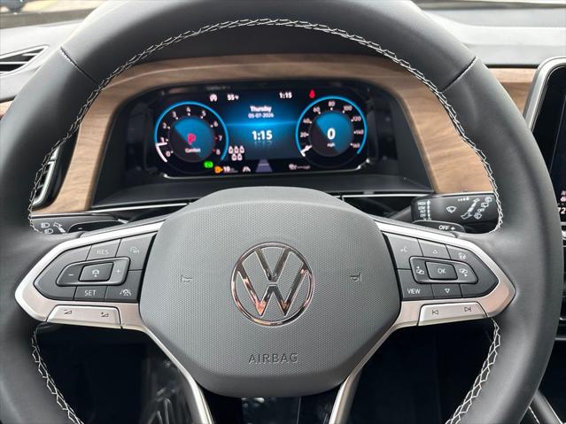 2026 Volkswagen Atlas SE with Technology