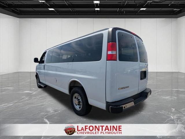 2025 Chevrolet Express Passenger RWD 3500 Extended Wheelbase LT