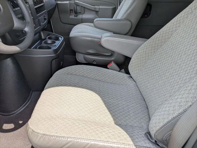 2025 Chevrolet Express Passenger RWD 3500 Extended Wheelbase LT