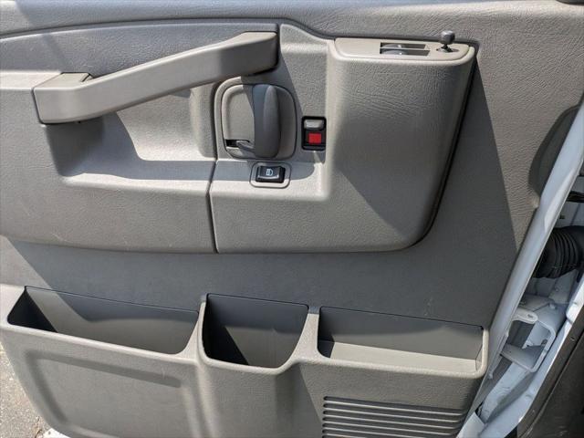 2025 Chevrolet Express Passenger RWD 3500 Extended Wheelbase LT