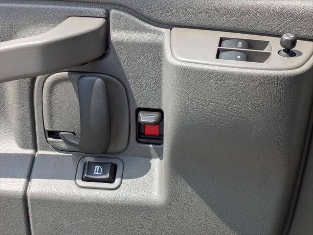 2025 Chevrolet Express Passenger RWD 3500 Extended Wheelbase LT