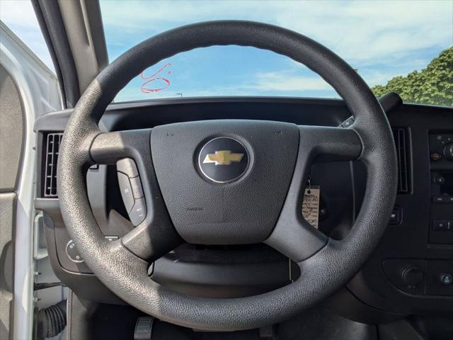 2025 Chevrolet Express Passenger RWD 3500 Extended Wheelbase LT