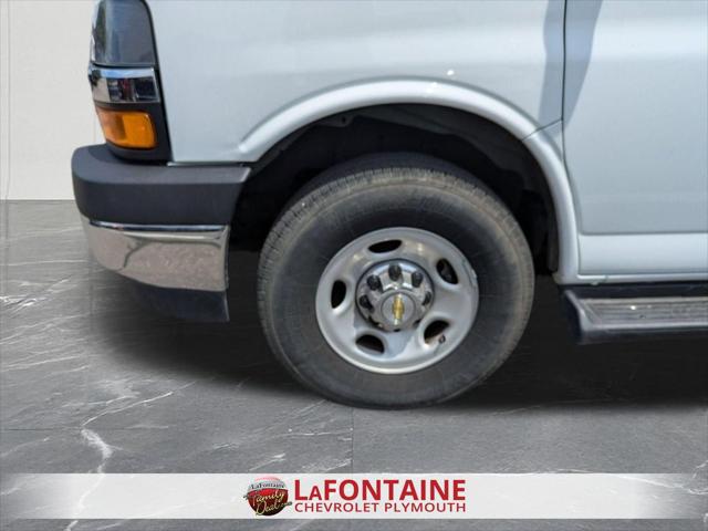 2025 Chevrolet Express Passenger RWD 3500 Extended Wheelbase LT
