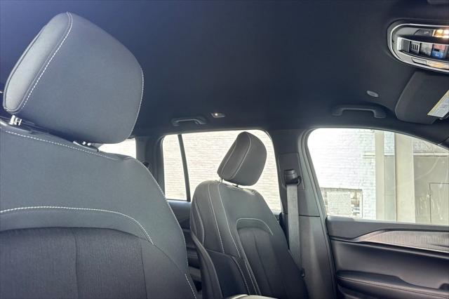2026 Jeep Grand Cherokee Laredo 4x4