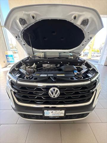 2026 Volkswagen Atlas Cross Sport SE with Technology