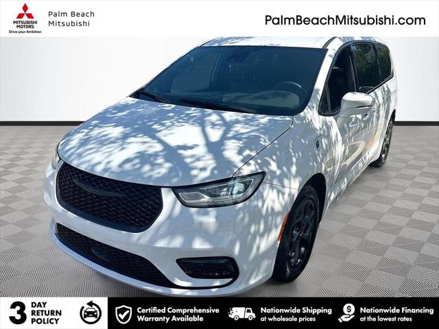 2022 Chrysler Pacifica Hybrid Touring L for sale in West Palm Beach, FL