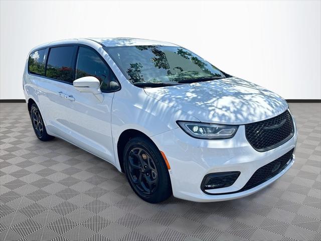 2022 Chrysler Pacifica Hybrid Touring L