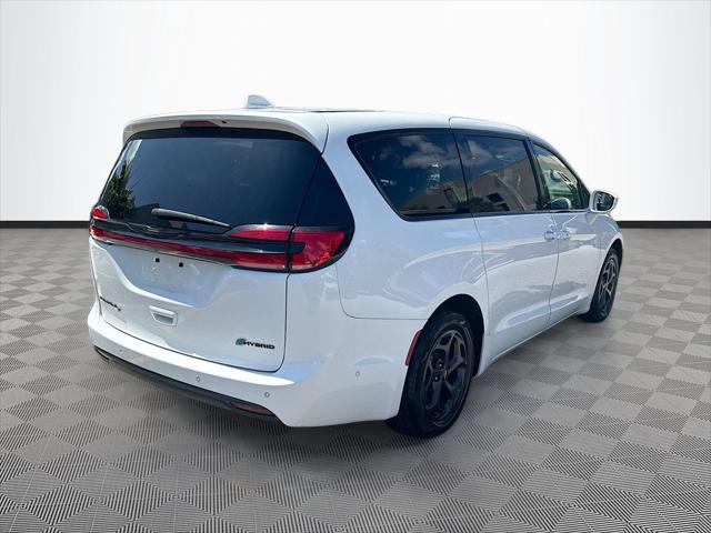 2022 Chrysler Pacifica Hybrid Touring L
