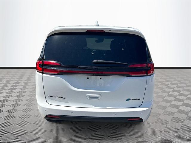 2022 Chrysler Pacifica Hybrid Touring L