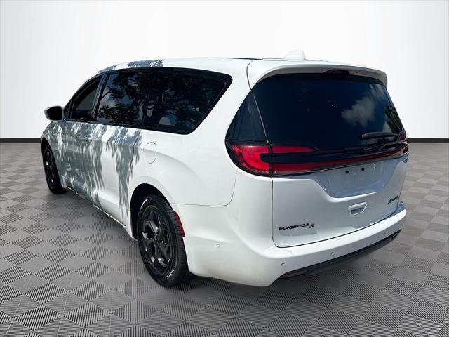 2022 Chrysler Pacifica Hybrid Touring L